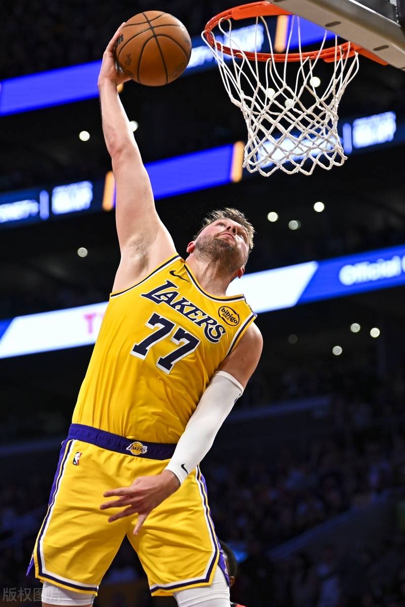 开云-关于东契奇连续三场比赛得分超过锐不可当，西班牙队不断突破！比赛高潮迭起的信息